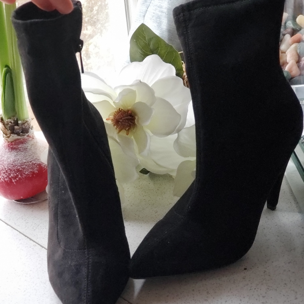 Shoes - Picture 3 of 3